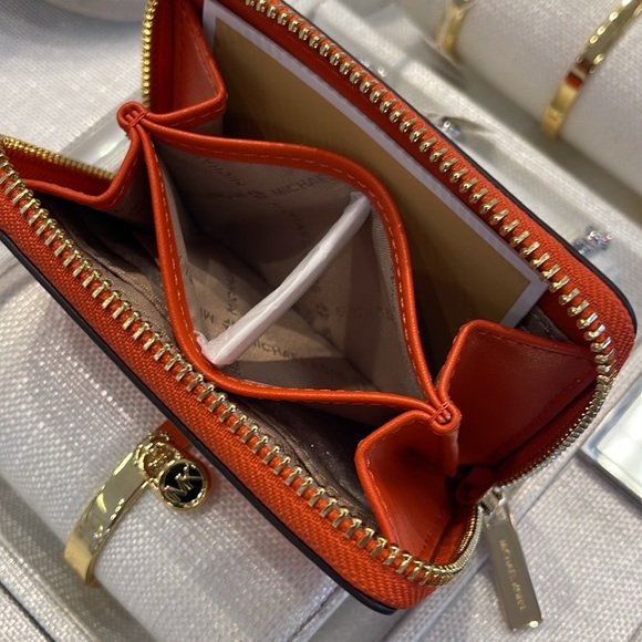 Michael Kors Jet Set Travel Medium Color-Block Zip Around Wallet Card Case 
NWT - Picture 14 of 16